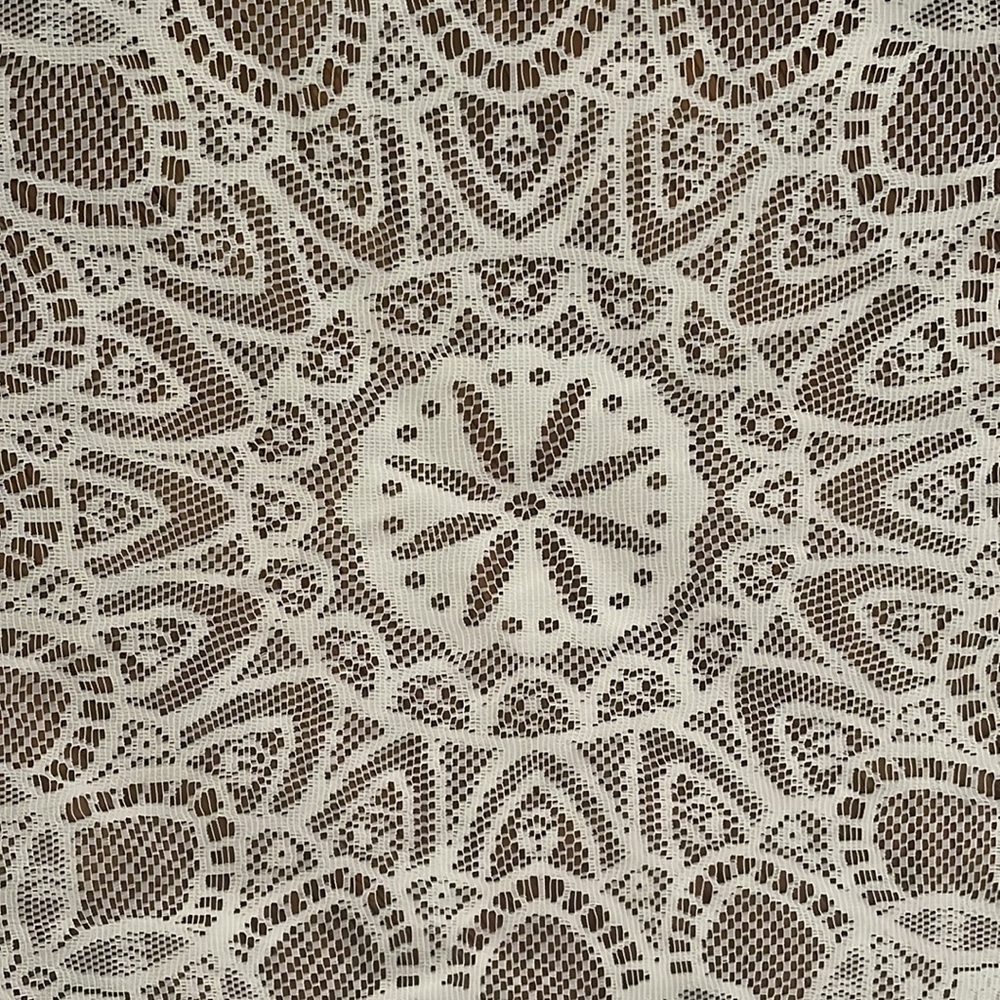 42” diameter lace tablecloth round creamy white - Picture 2 of 7